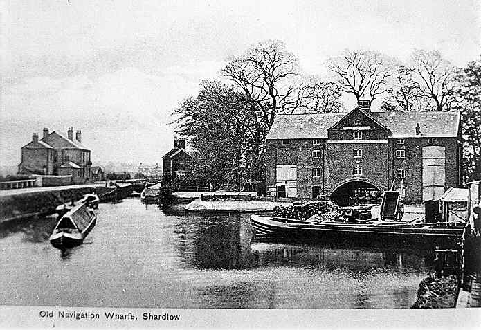 narrowboats leaving Shardlow Lock